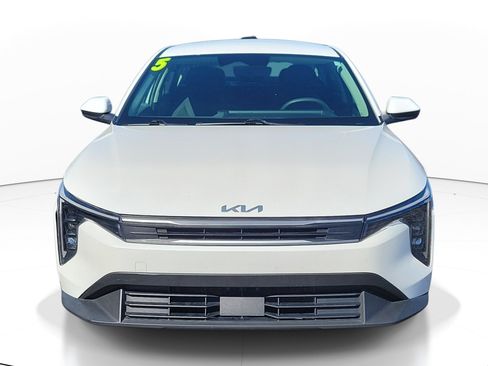 Used 2025 Kia K4 FWD image 2