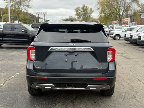 Certified 2022 Ford Explorer XLT w/ Equipment Group 202A image 3