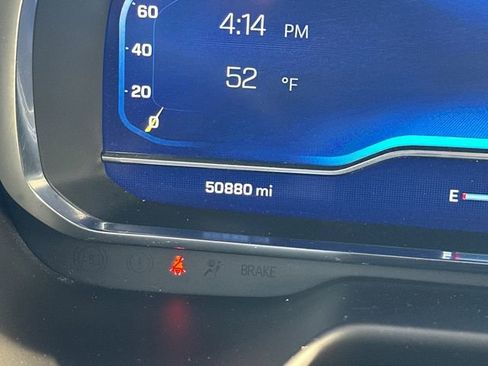 Used 2024 Chevrolet Suburban Premier image 19