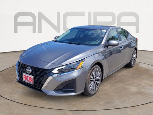Used 2023 Nissan Altima 2.5 SV FWD image 7