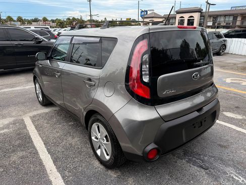 Used 2015 Kia Soul FWD image 4