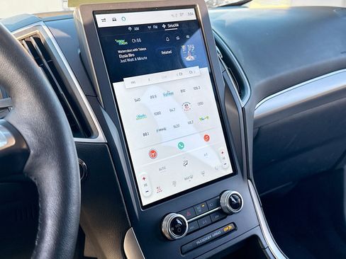 Certified 2022 Ford Edge SEL w/ Convenience Package image 10