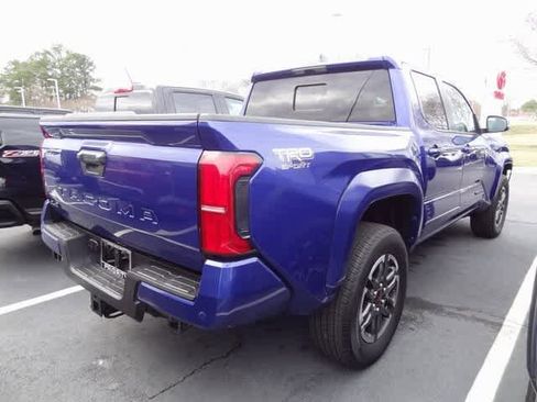 Used 2024 Toyota Tacoma TRD Sport w/ TRD Sport Upgrade Package image 4