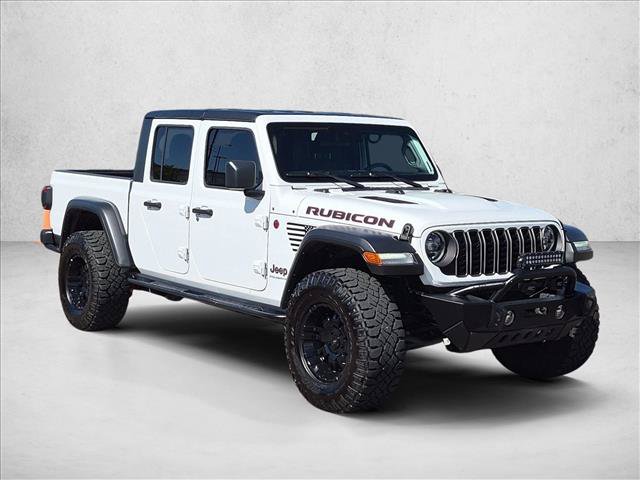 Used 2024 Jeep Gladiator Rubicon w/ Convenience Group AWD/4WD image 3