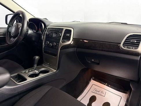 Used 2011 Jeep Grand Cherokee Laredo image 28