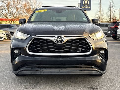 Used 2022 Toyota Highlander XLE image 5