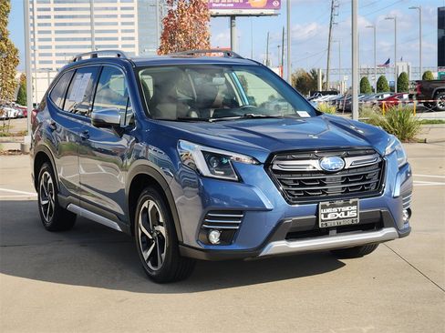 Used 2024 Subaru Forester Touring image 3