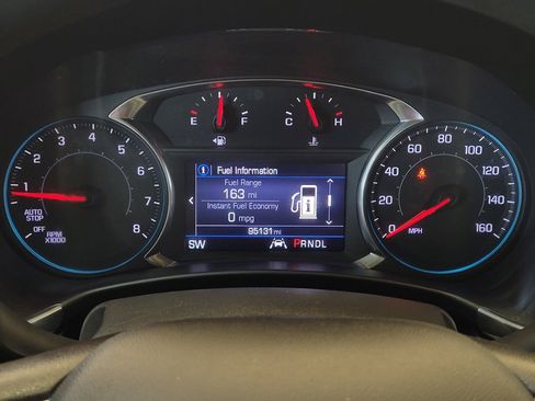 Used 2021 Chevrolet Equinox LT FWD image 23