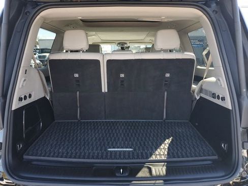 Certified 2024 Jeep Wagoneer 2WD w/ Premium Group I image 10