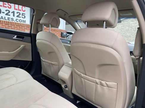 Used 2015 Hyundai Sonata SE FWD image 17