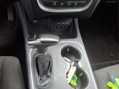 Used 2019 Dodge Durango SXT w/ 3rd Row Seating Group AWD/4WD image 17