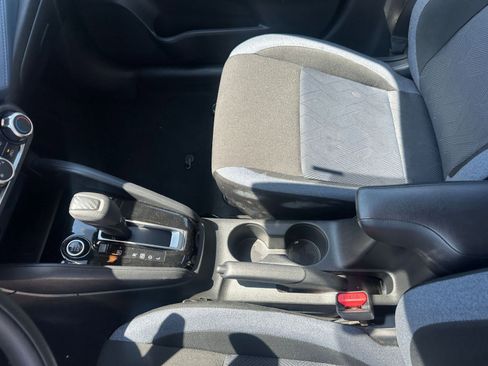 Used 2025 Nissan Versa SV FWD image 39