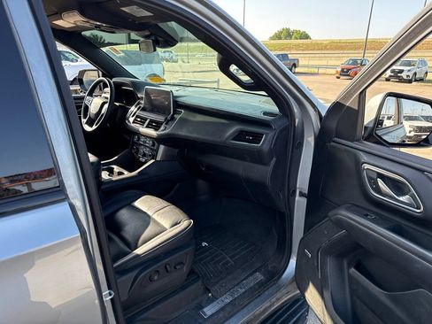 Used 2024 Chevrolet Suburban RST w/ Sport Performance Package AWD/4WD image 15