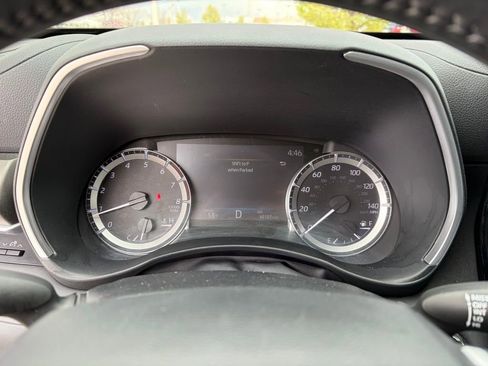 Used 2023 Toyota Highlander XLE image 31