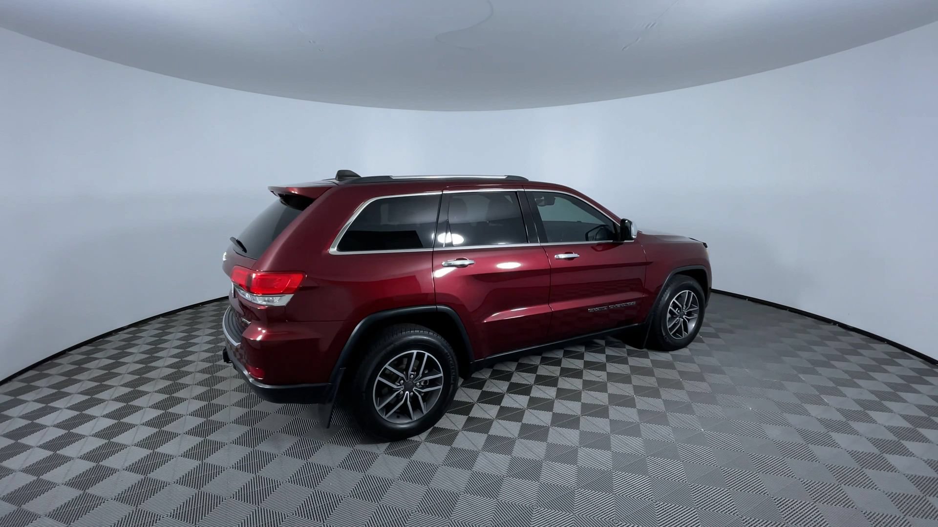 Used 2019 Jeep Grand Cherokee Limited w/ Trailer Tow Group IV AWD/4WD image 9