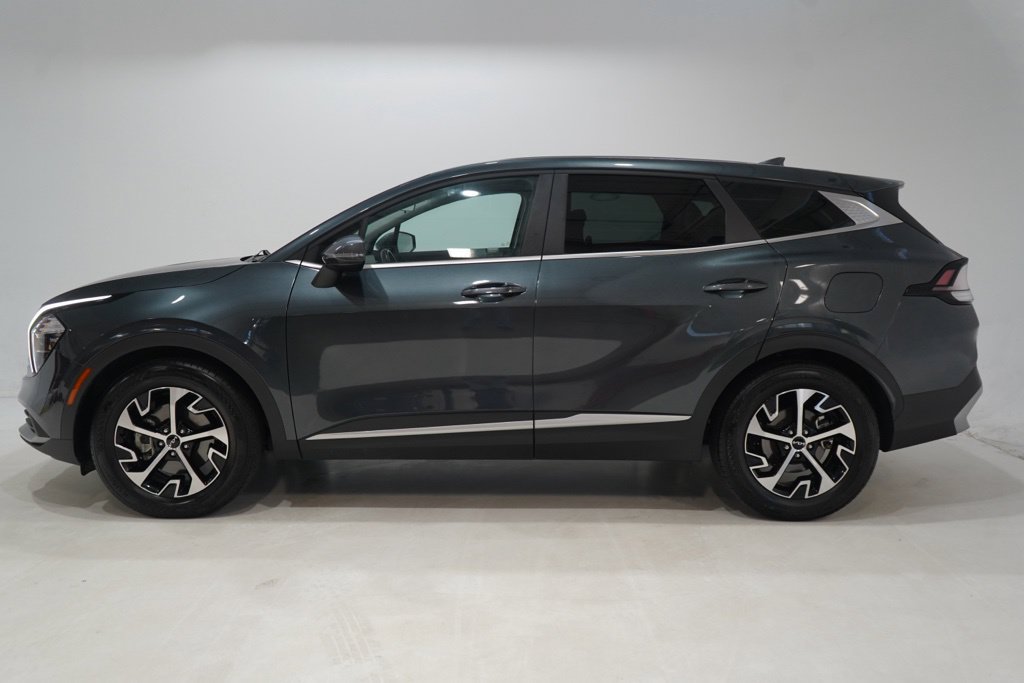 Used 2023 Kia Sportage EX FWD image 4