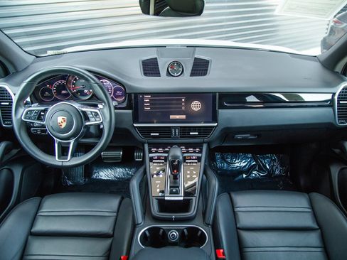 Certified 2023 Porsche Cayenne S Platinum AWD/4WD image 18