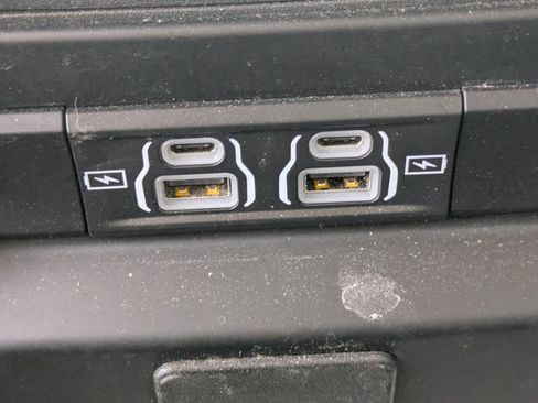 Used 2022 RAM 1500 Laramie AWD/4WD image 15