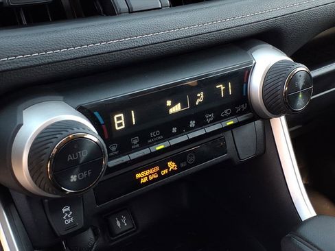 Used 2019 Toyota RAV4 XLE image 31