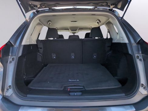 Used 2023 Nissan Rogue SV image 9