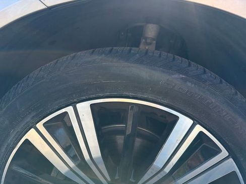 Certified 2023 Volvo XC60 B5 Plus w/ Protection Package Premier image 33