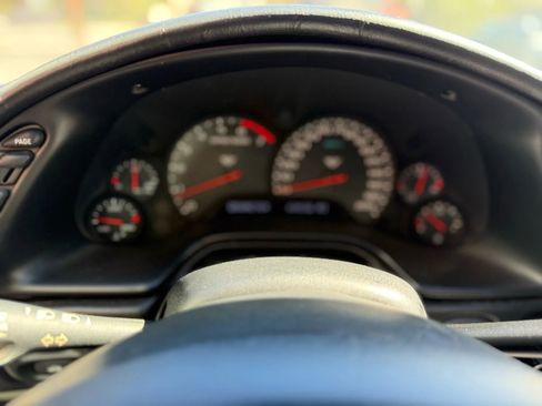 Used 2001 Chevrolet Corvette Coupe w/ Preferred Equipment Group2 image 27