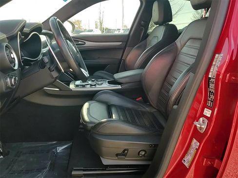 Used 2023 Alfa Romeo Stelvio Veloce image 11