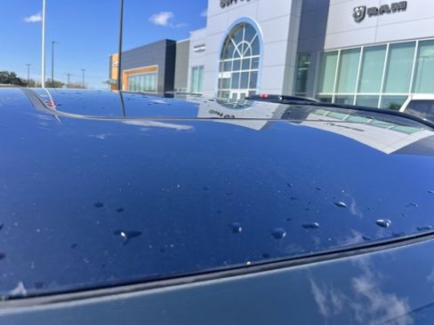 Used 2022 Buick Envision Essence w/ Technology Package I image 6