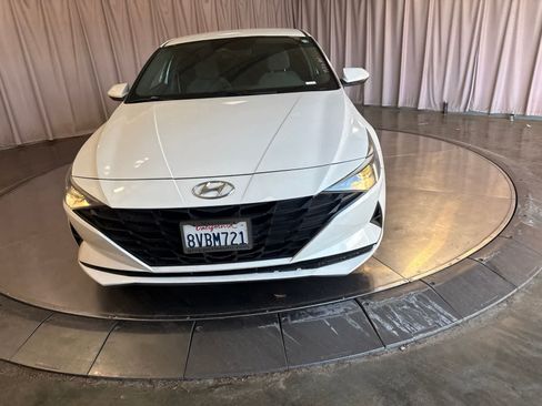 Used 2021 Hyundai Elantra SEL FWD image 2