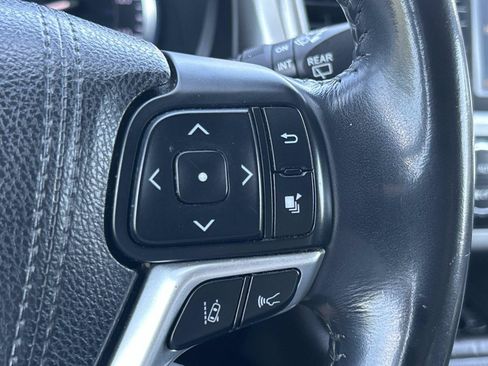 Used 2017 Toyota Highlander SE AWD/4WD image 27