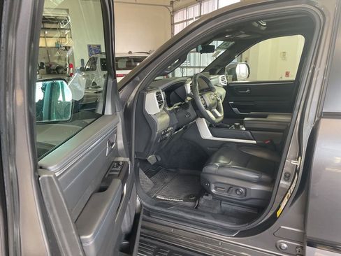 Used 2024 Toyota Sequoia Platinum AWD/4WD image 16