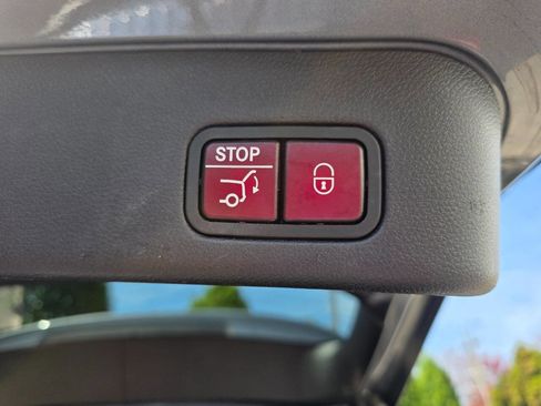 Used 2013 Mercedes-Benz ML 63 AMG 4MATIC image 43