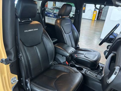 Used 2014 Jeep Wrangler Rubicon image 11