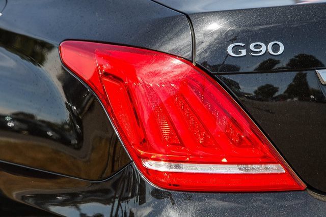 Used 2019 Genesis G90 5.0 Ultimate RWD image 10