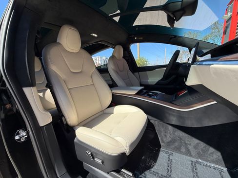 Used 2024 Tesla Model X image 13
