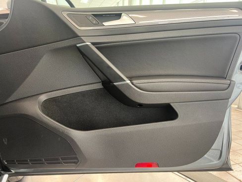 Used 2017 Volkswagen Golf SE AWD/4WD image 17