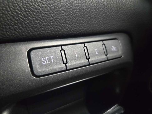 Used 2017 Chevrolet Silverado 1500 LTZ image 22