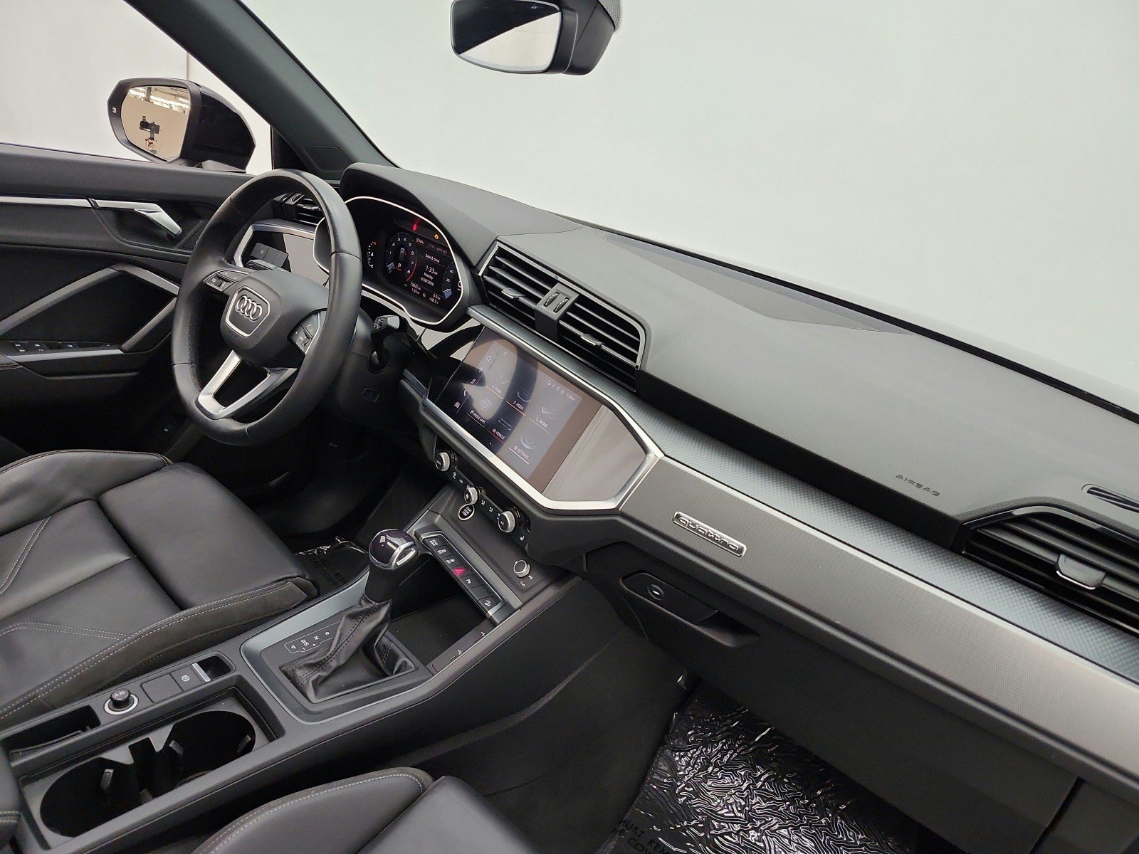 Used 2022 Audi Q3 2.0T Premium w/ Black Optic Sport Package AWD/4WD image 19