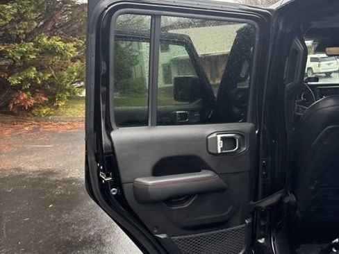 Used 2020 Jeep Gladiator Rubicon image 18