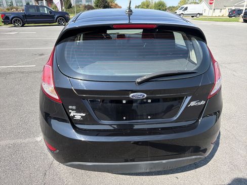 Used 2018 Ford Fiesta SE FWD image 4