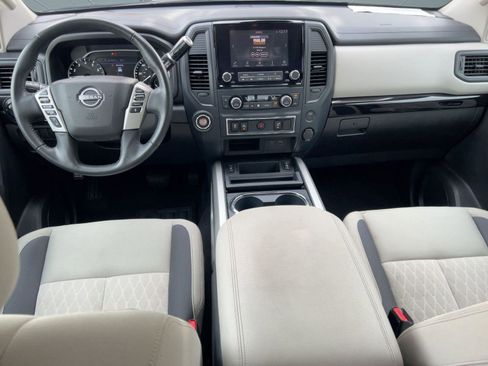 Used 2023 Nissan Titan SV w/ SV Convenience Package image 17