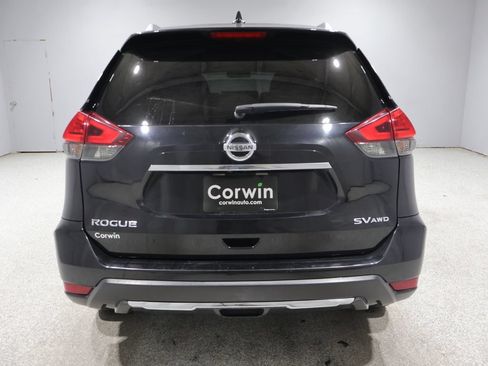 Used 2017 Nissan Rogue SV AWD/4WD image 3