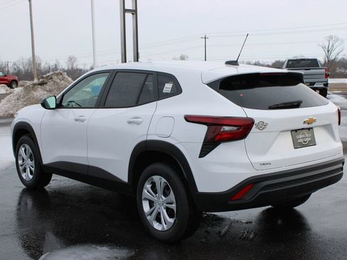 New 2026 Chevrolet Trax LS image 7