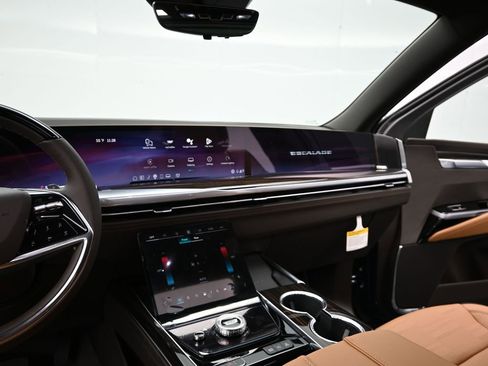 New 2026 Cadillac Escalade Luxury w/ Touring Package AWD/4WD image 14