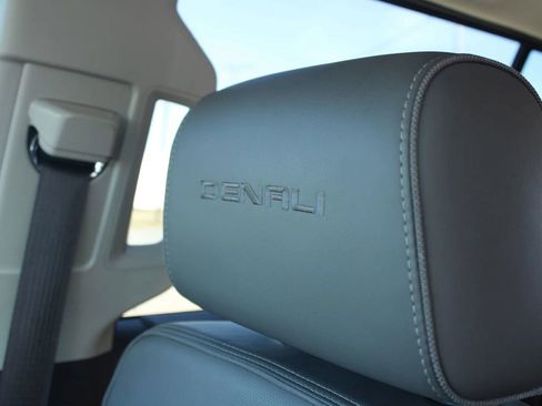 Used 2017 GMC Yukon XL Denali w/ Open Road Package RWD image 33