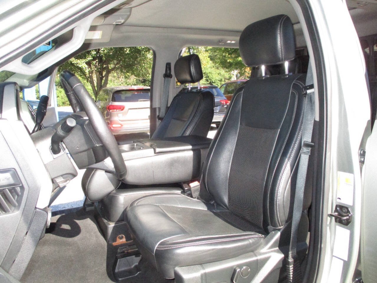 Used 2019 Ford F350 Lariat w/ Camper Package AWD/4WD image 28