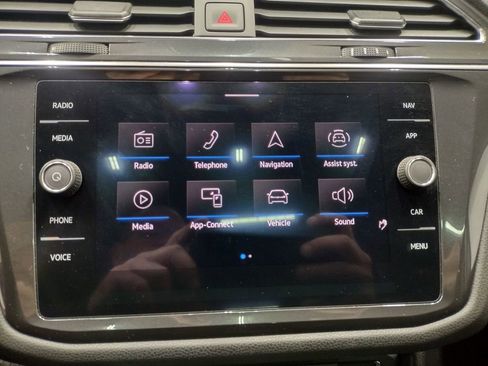 Used 2021 Volkswagen Tiguan SEL image 32