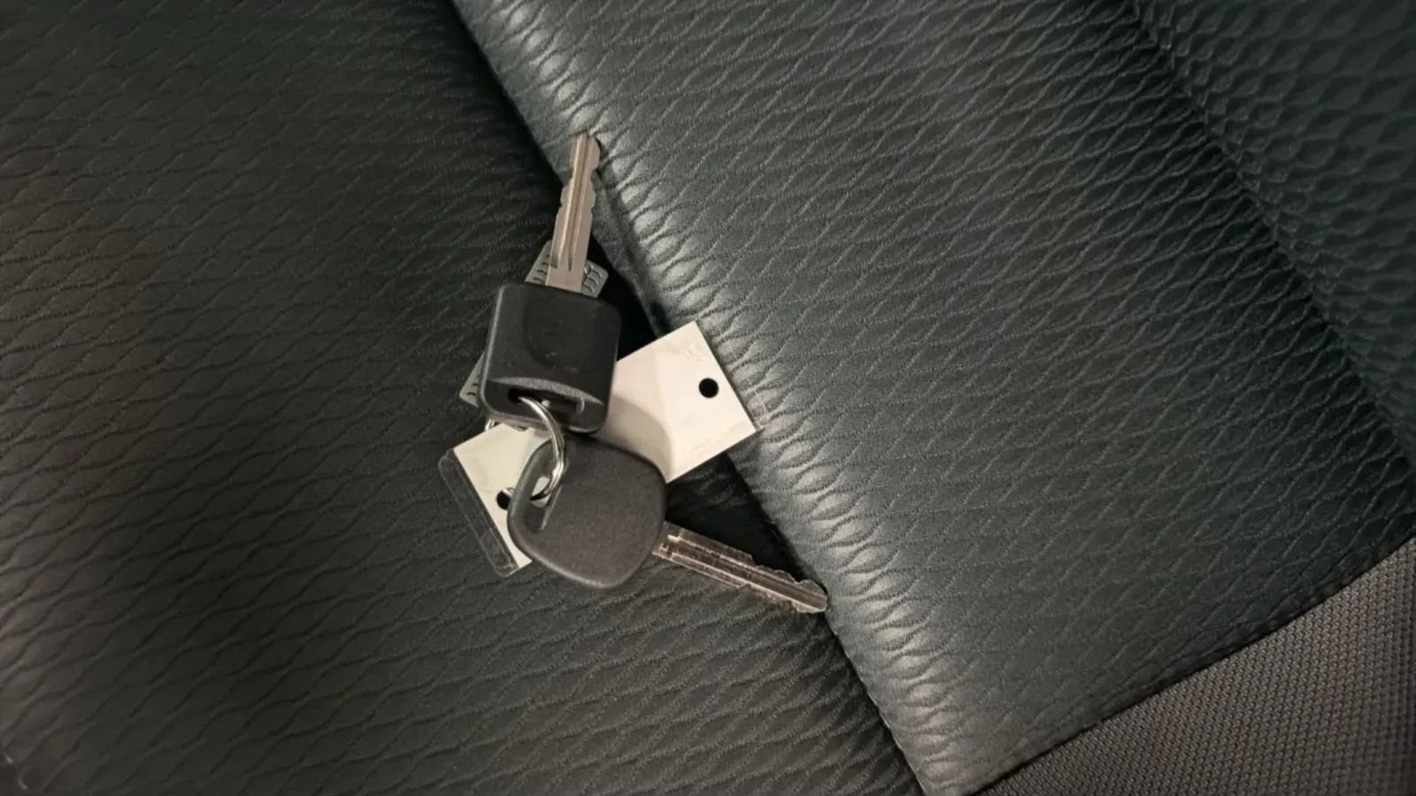 Used 2017 Toyota Corolla LE w/ Carpet Mat Package (TMS) FWD image 23