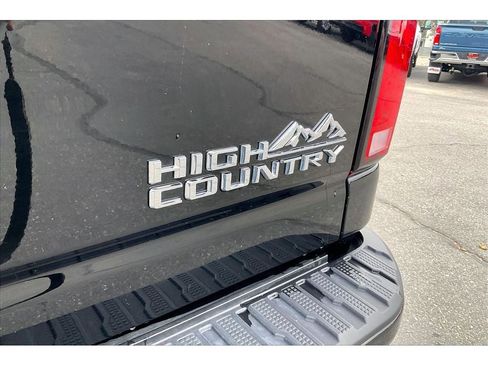 Used 2025 Chevrolet Silverado 3500 High Country w/ High Country Premium Package image 9