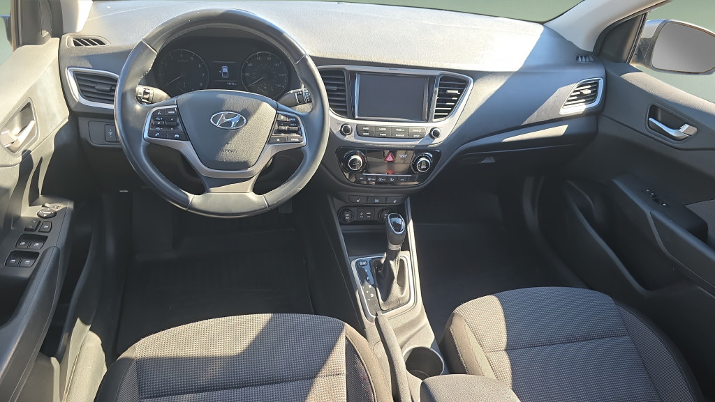 Used 2021 Hyundai Accent Limited FWD image 11